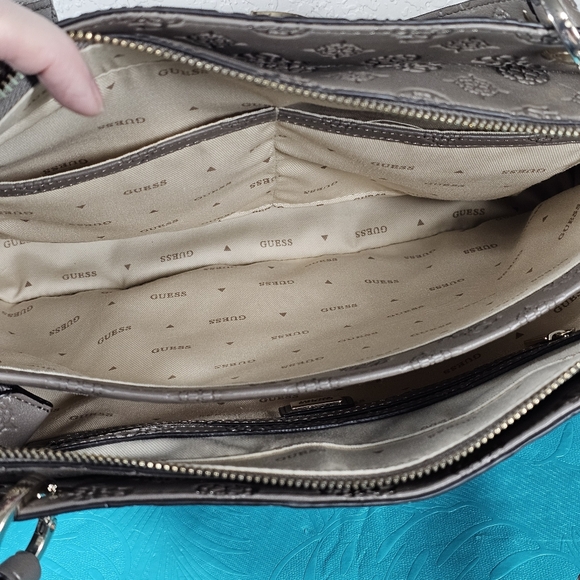 GUESS Womens Gerty Noel Tote Dark Taupe - Picture 9 of 13